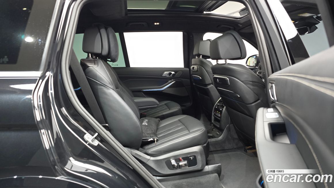 BMW X7 2025