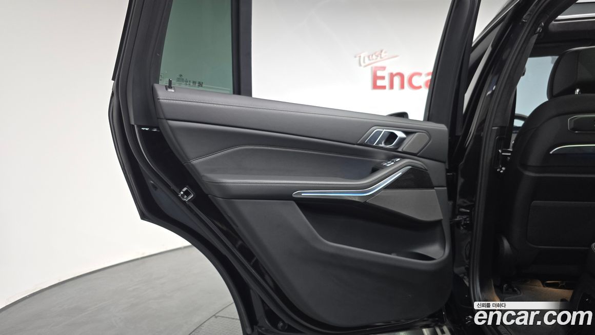 BMW X7 2025