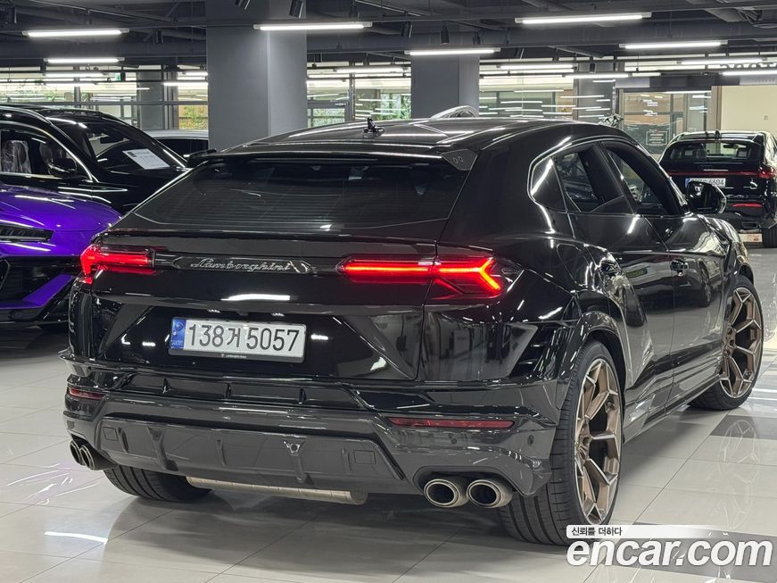 Lamborghini Urus 2024