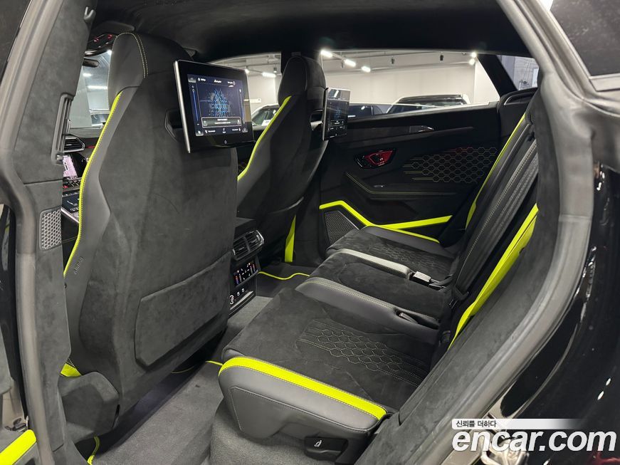 Lamborghini Urus 2024