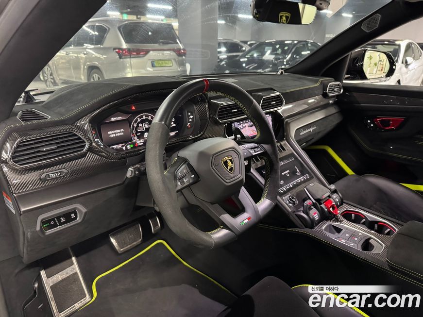 Lamborghini Urus 2024