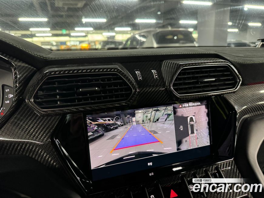 Lamborghini Urus 2024