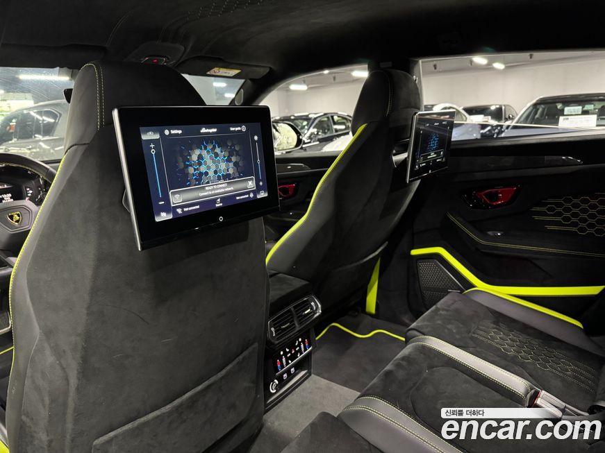 Lamborghini Urus 2024