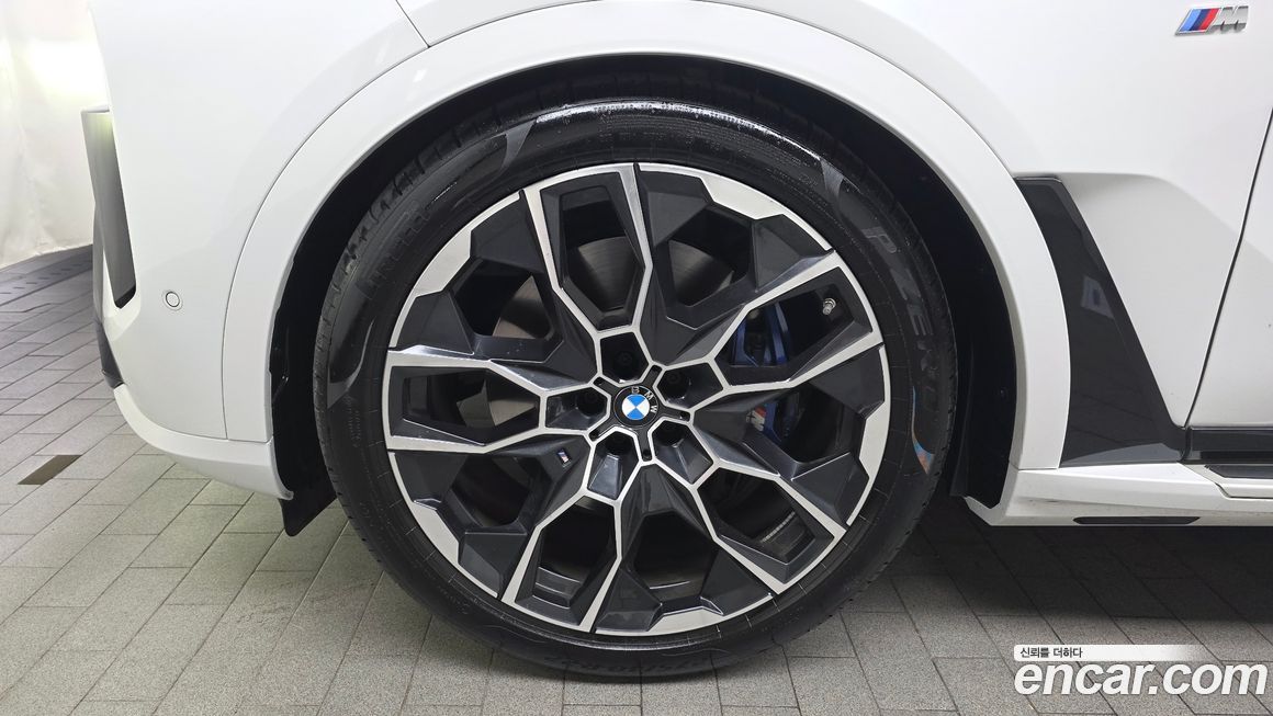 BMW X7 2025