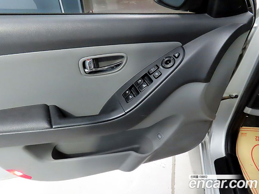 Hyundai AVANTE 2010