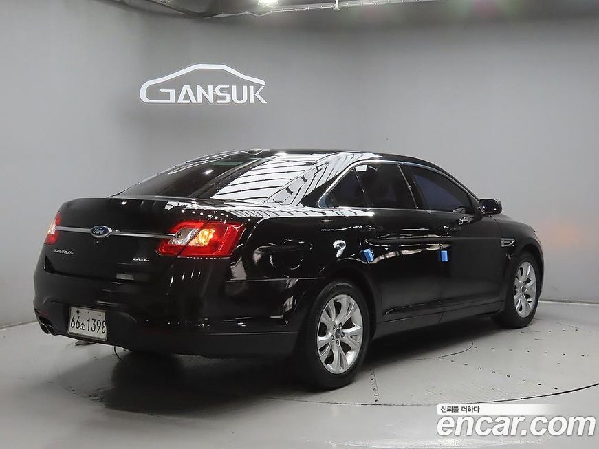 Ford Taurus 2011