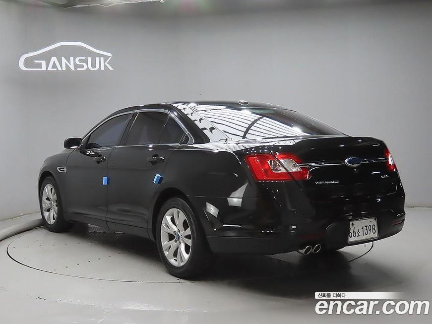 Ford Taurus 2011