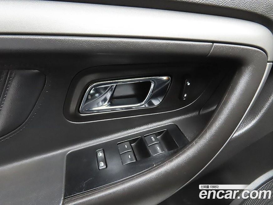 Ford Taurus 2011