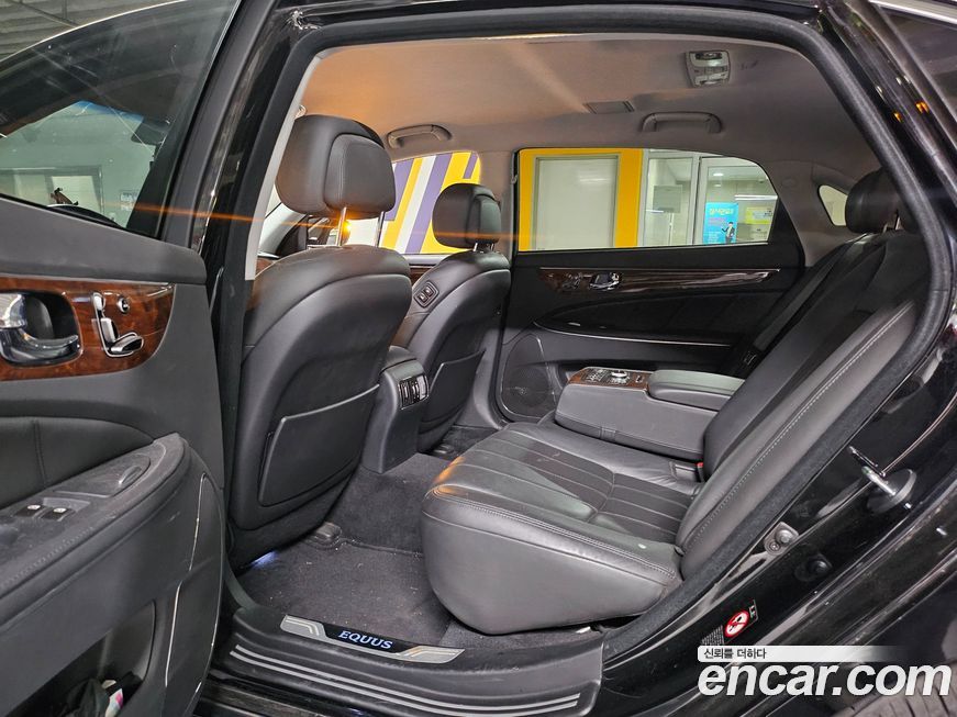 Hyundai Equus 2010