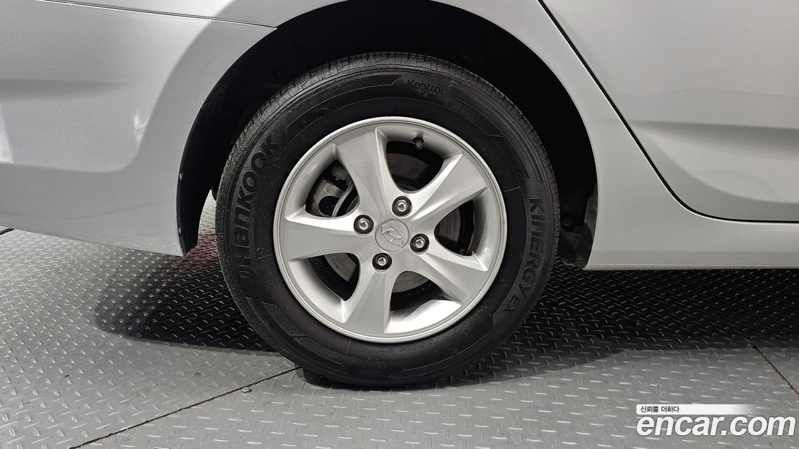 Hyundai Accent 2011