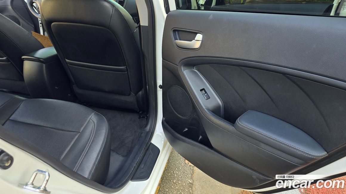 Kia K3 2013