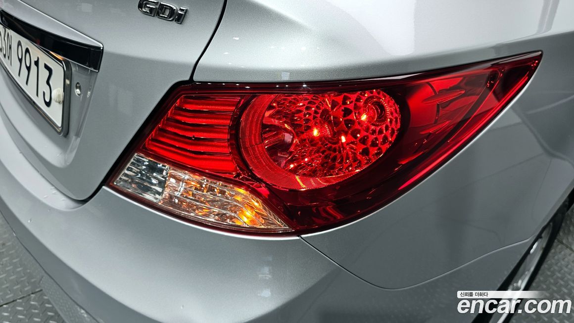 Hyundai Accent 2011