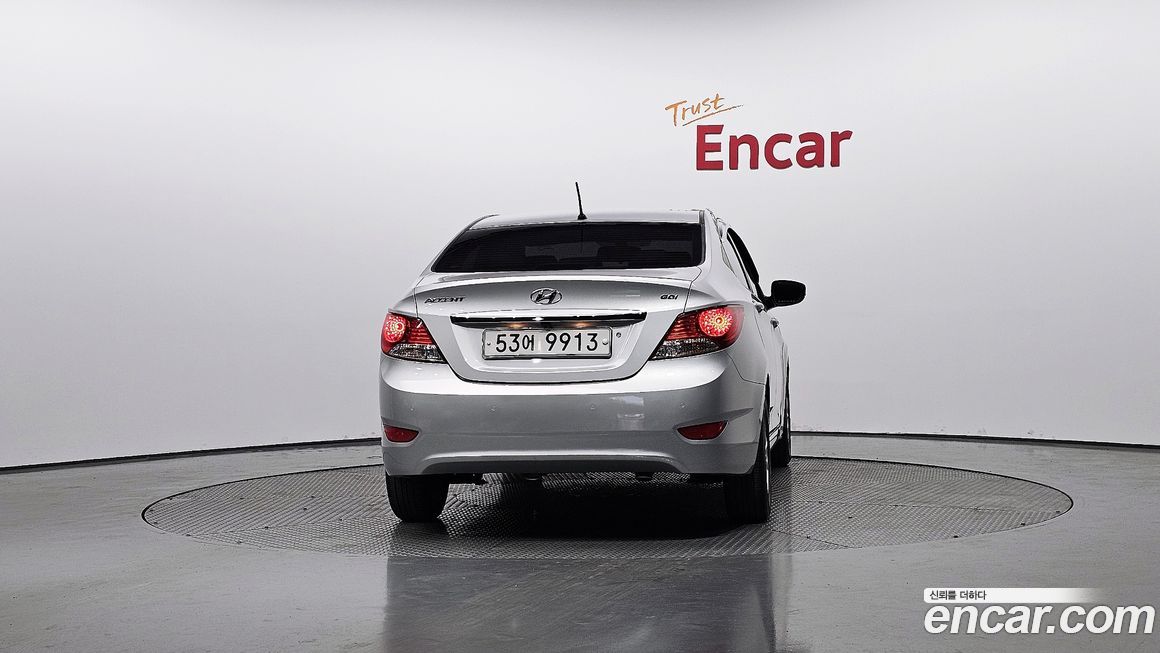 Hyundai Accent 2011
