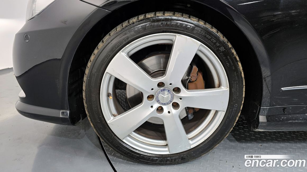 Mercedes-Benz E-Class 2011