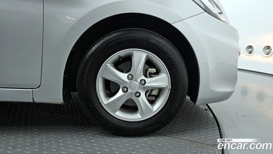 Hyundai Accent 2011
