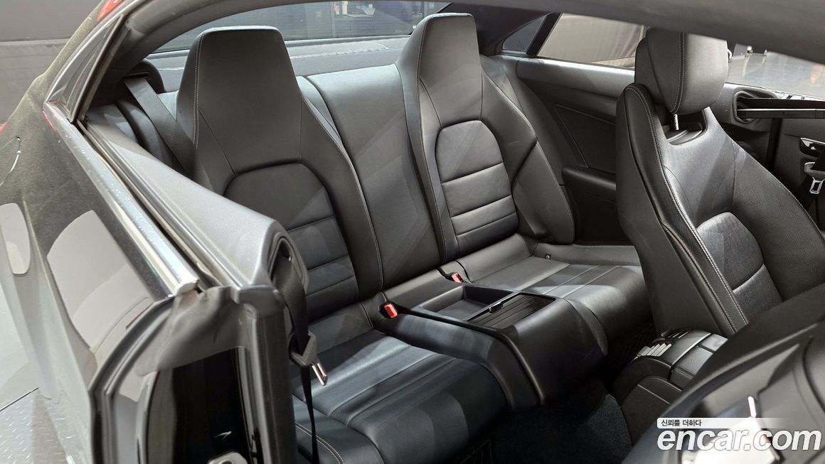 Mercedes-Benz E-Class 2011