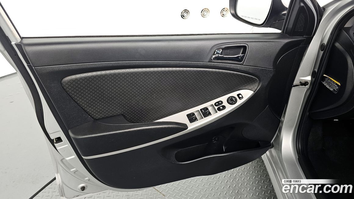 Hyundai Accent 2011