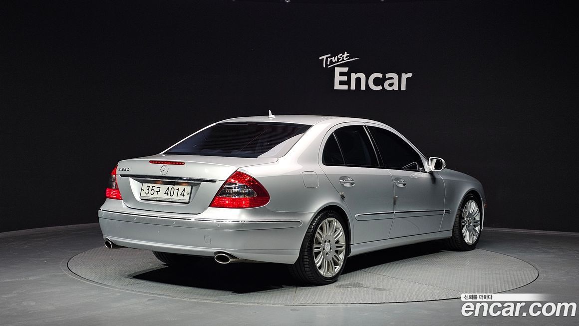 Mercedes-Benz E-Class 2009