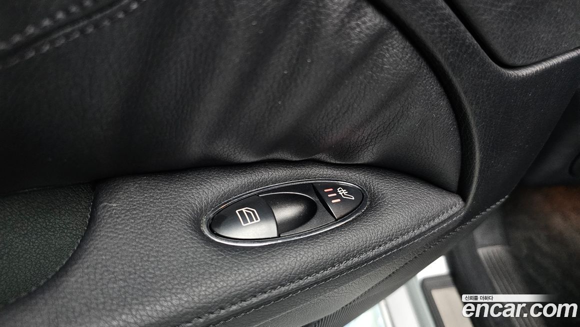 Mercedes-Benz E-Class 2009