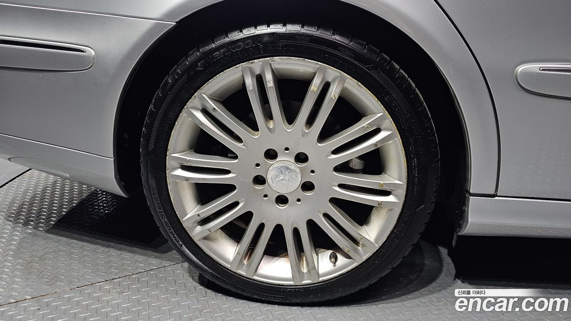 Mercedes-Benz E-Class 2009