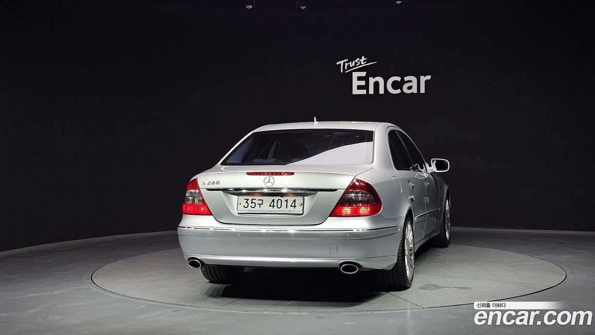 Mercedes-Benz E-Class 2009