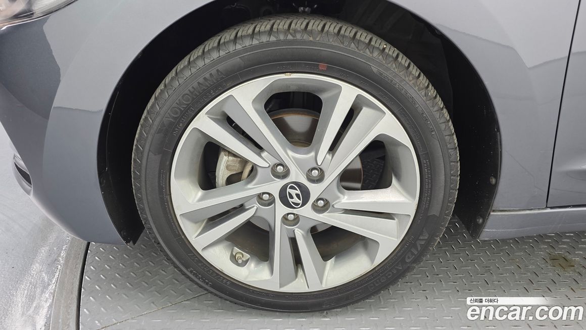 Hyundai AVANTE 2017