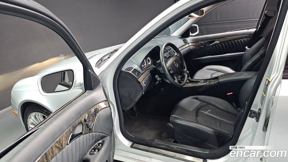 Mercedes-Benz E-Class 2009