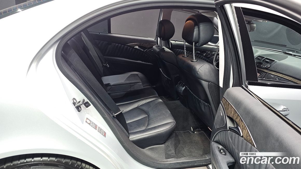 Mercedes-Benz E-Class 2009