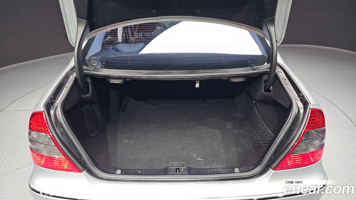 Mercedes-Benz E-Class 2009