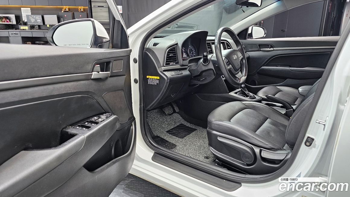 Hyundai AVANTE 2017