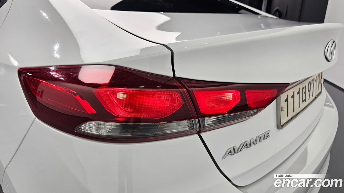 Hyundai AVANTE 2017