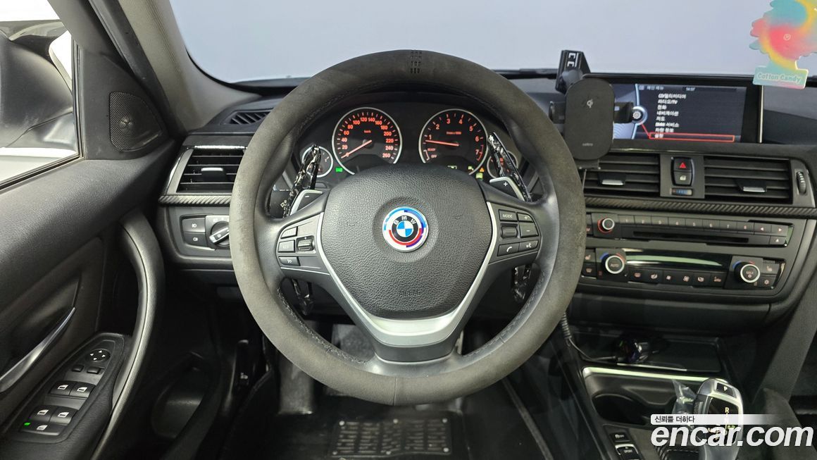 BMW 3-Series 2012
