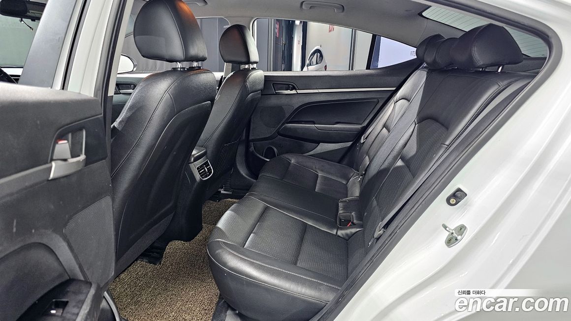 Hyundai AVANTE 2017