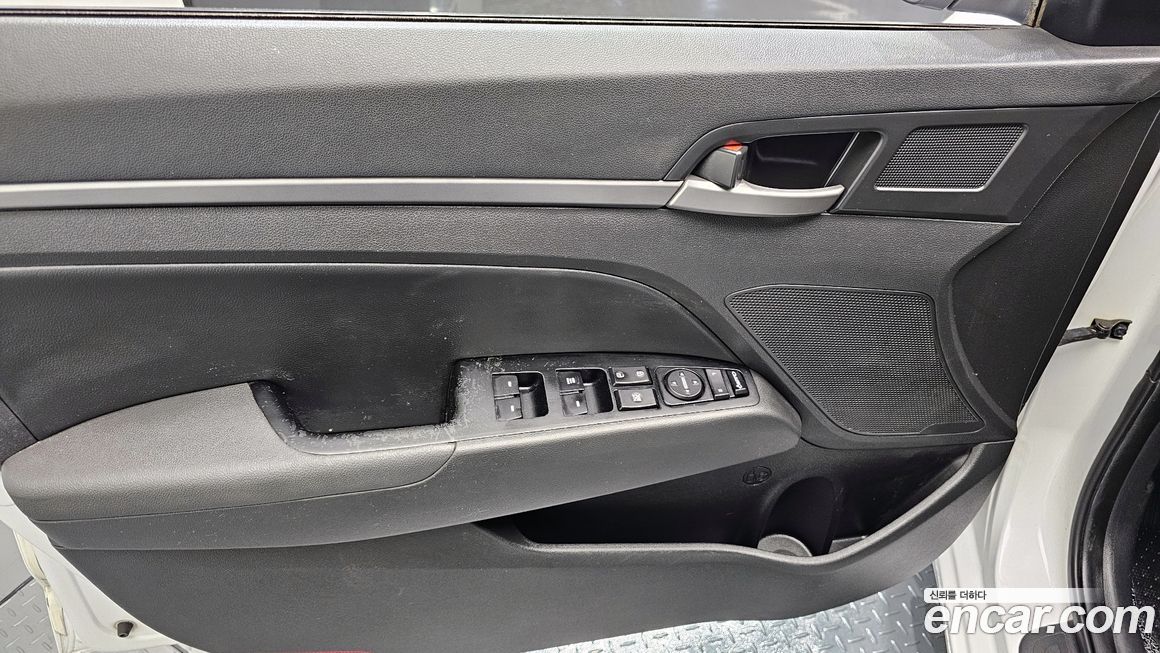 Hyundai AVANTE 2017