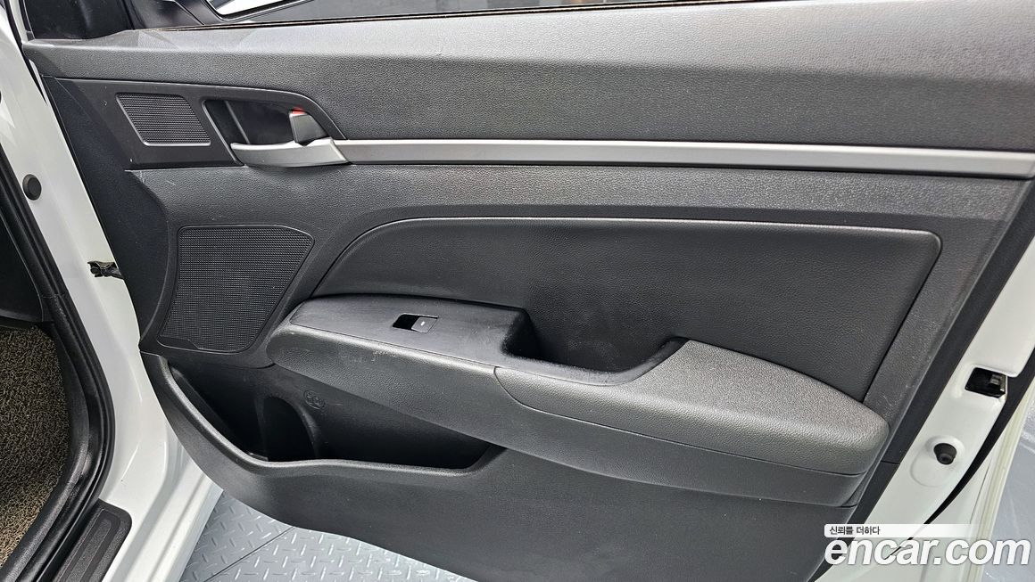 Hyundai AVANTE 2017