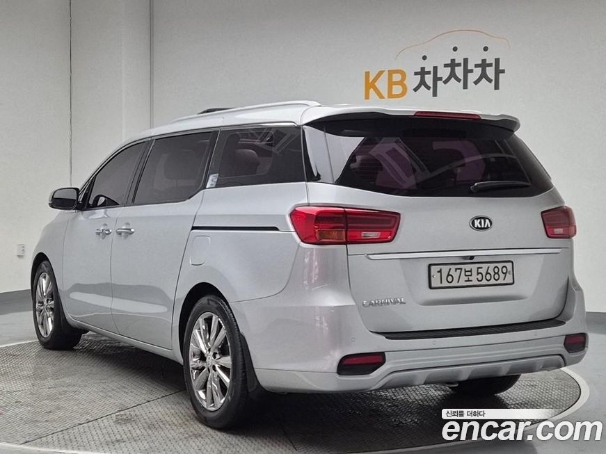 Kia Canival 2019