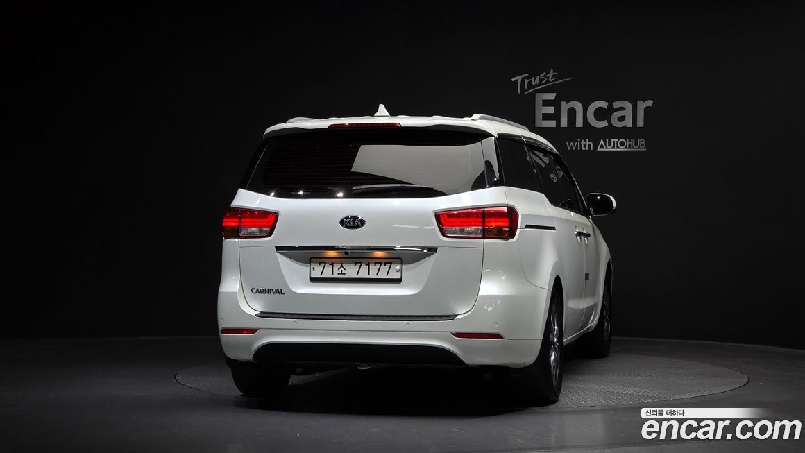 Kia Canival 2015