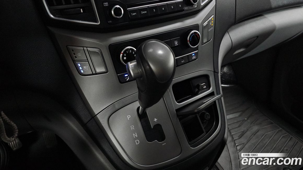 Hyundai Starex 2019