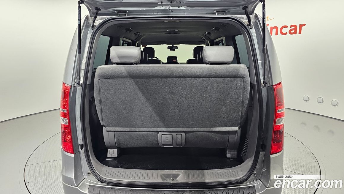 Hyundai Starex 2019