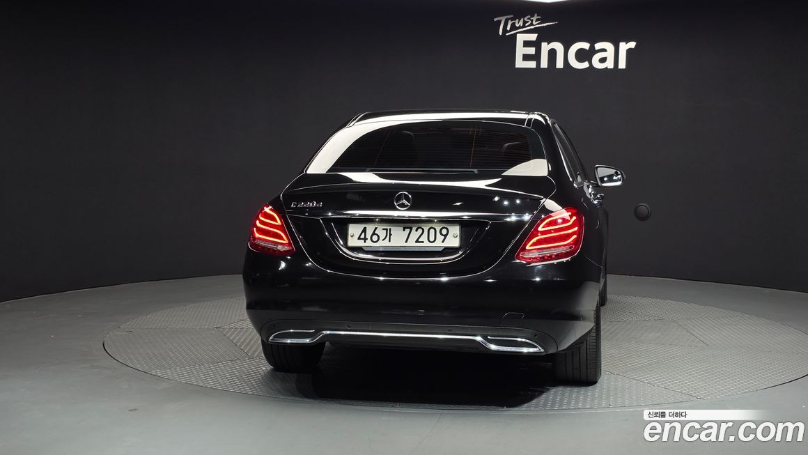 Mercedes-Benz C-Class 2018