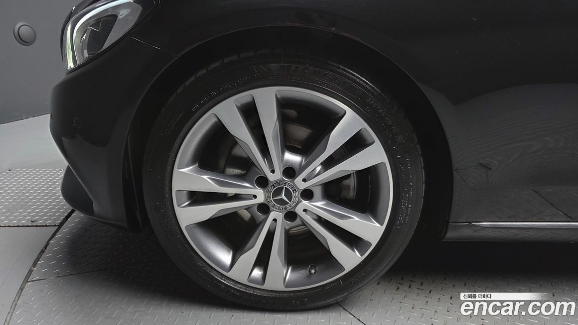 Mercedes-Benz C-Class 2018