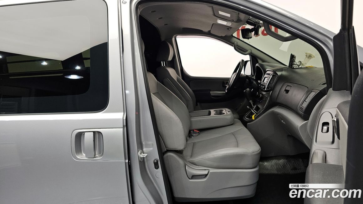 Hyundai Starex 2021