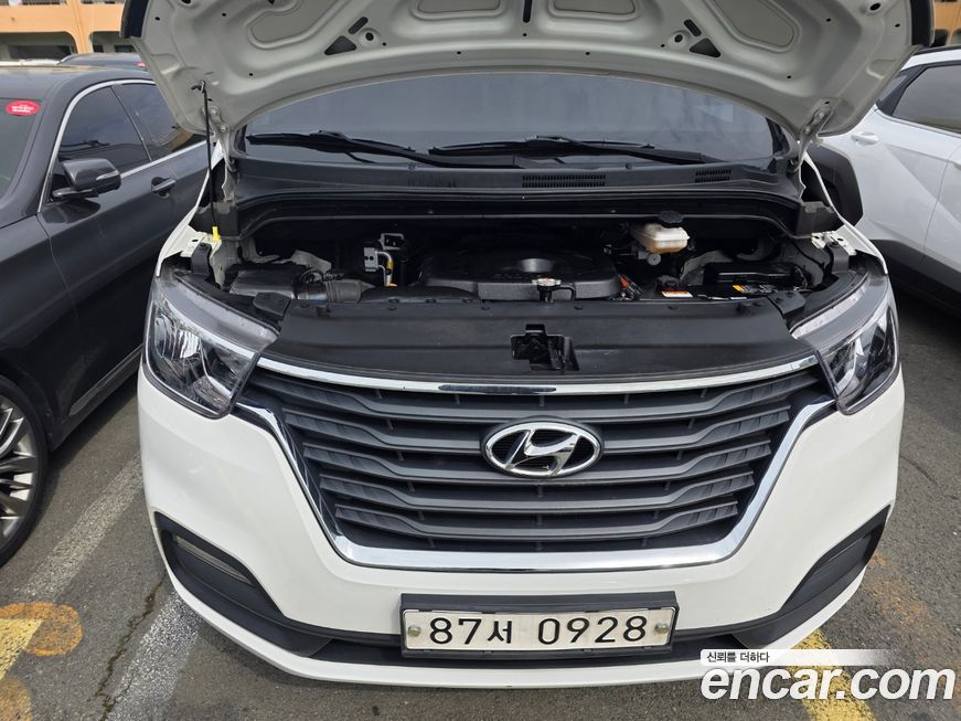 Hyundai Starex 2021