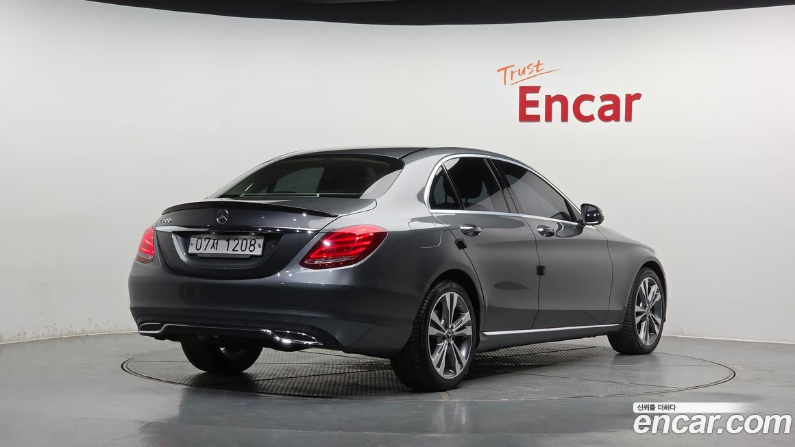 Mercedes-Benz C-Class 2018