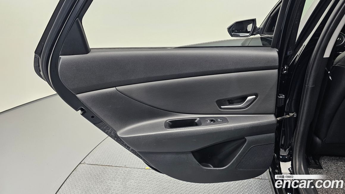 Hyundai AVANTE 2021