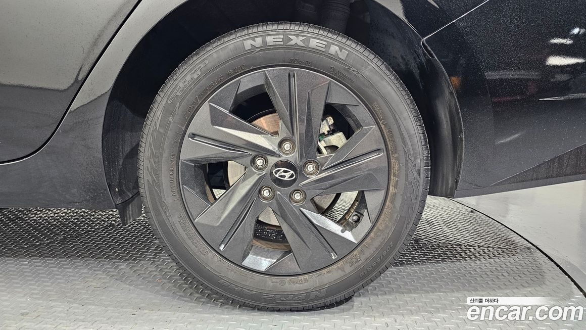 Hyundai AVANTE 2021
