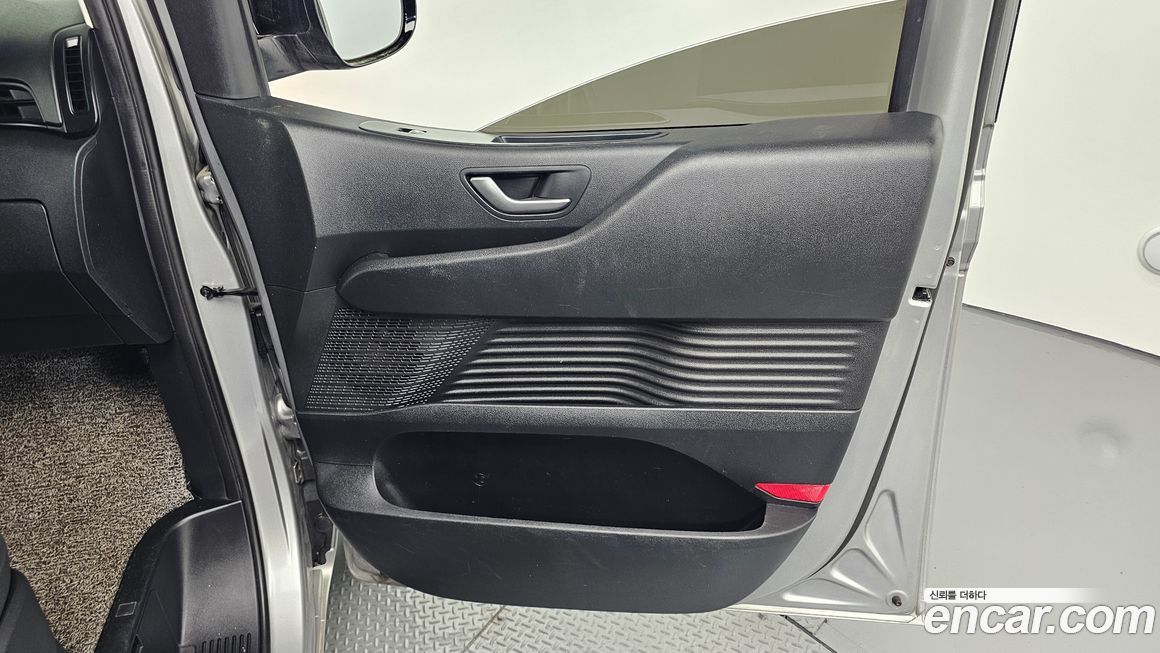 Hyundai Staria 2022