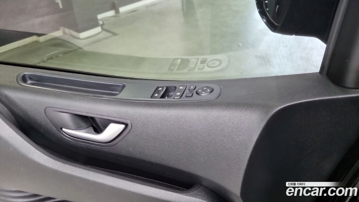Hyundai Staria 2022