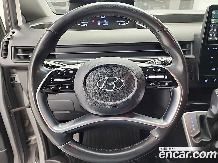 Hyundai Staria 2022
