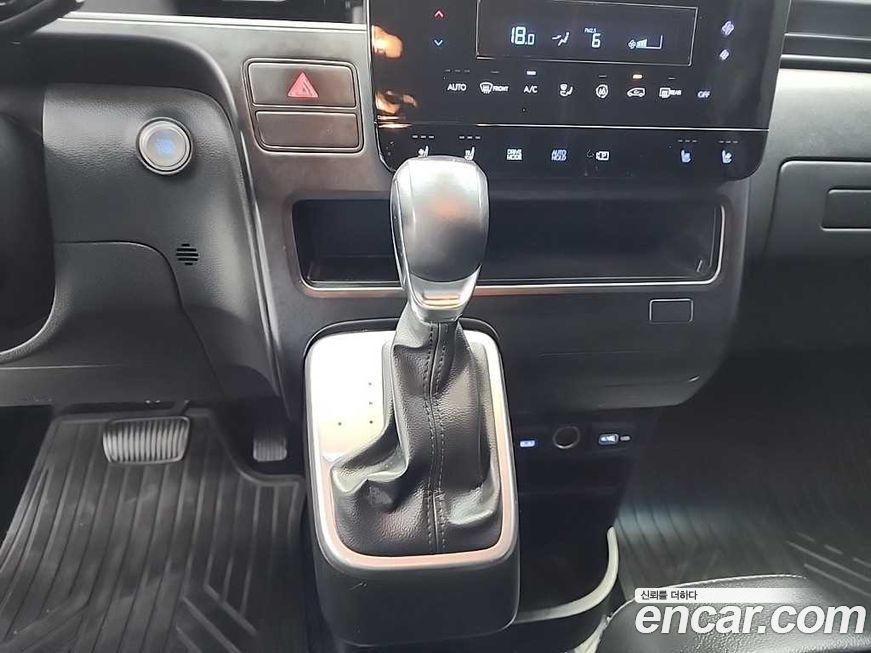 Hyundai Staria 2022
